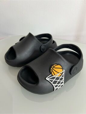 Toddler Black Basketball Clog Sandals, 6